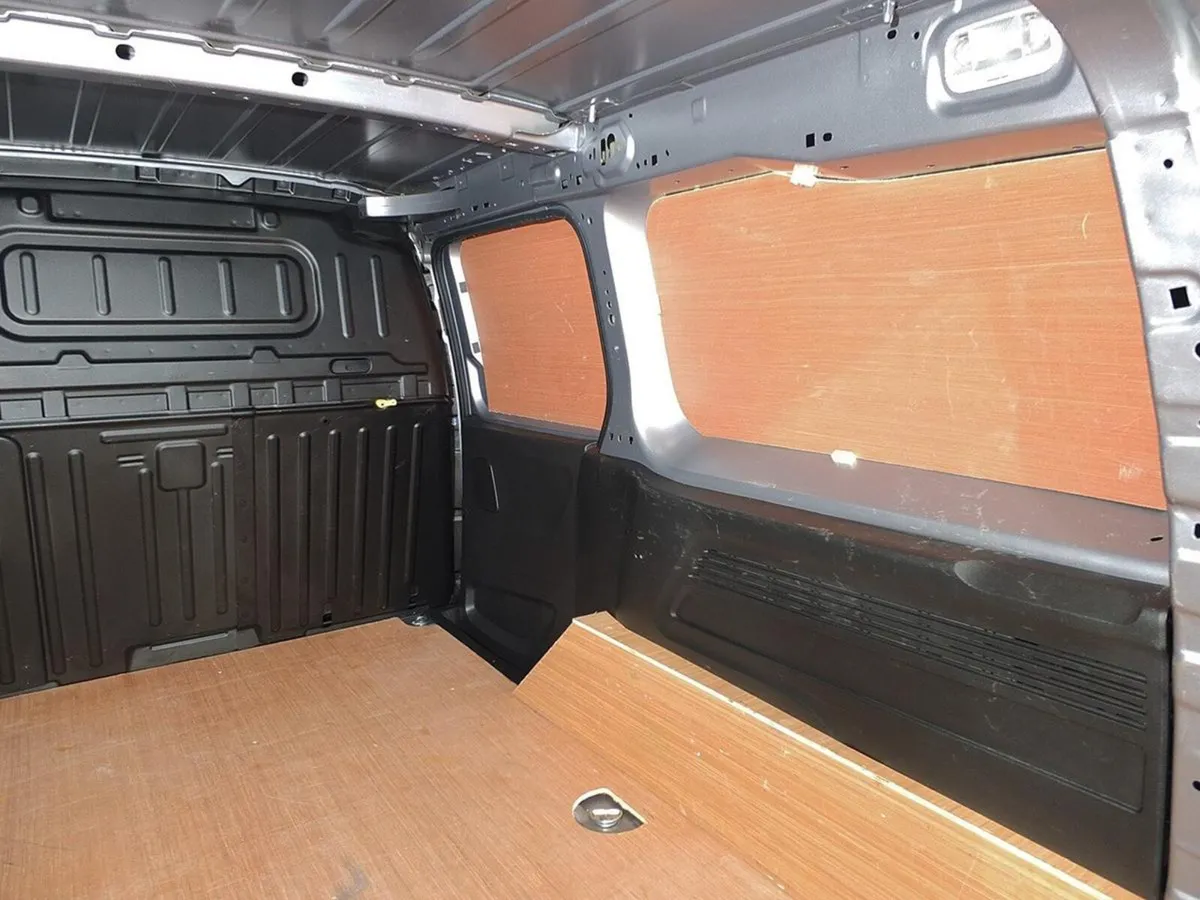 2023 Peugeot Partner Small Panel Van - Image 3