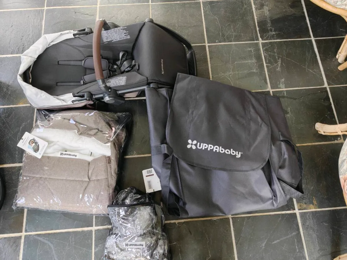 Brand New - Uppababy Vista V3 - Image 4