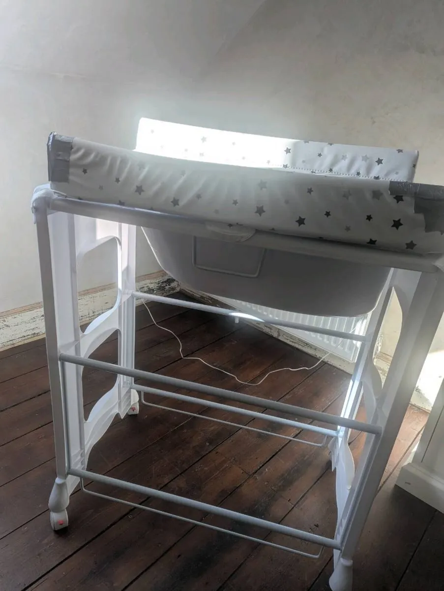 Free baby changing unit - Image 1