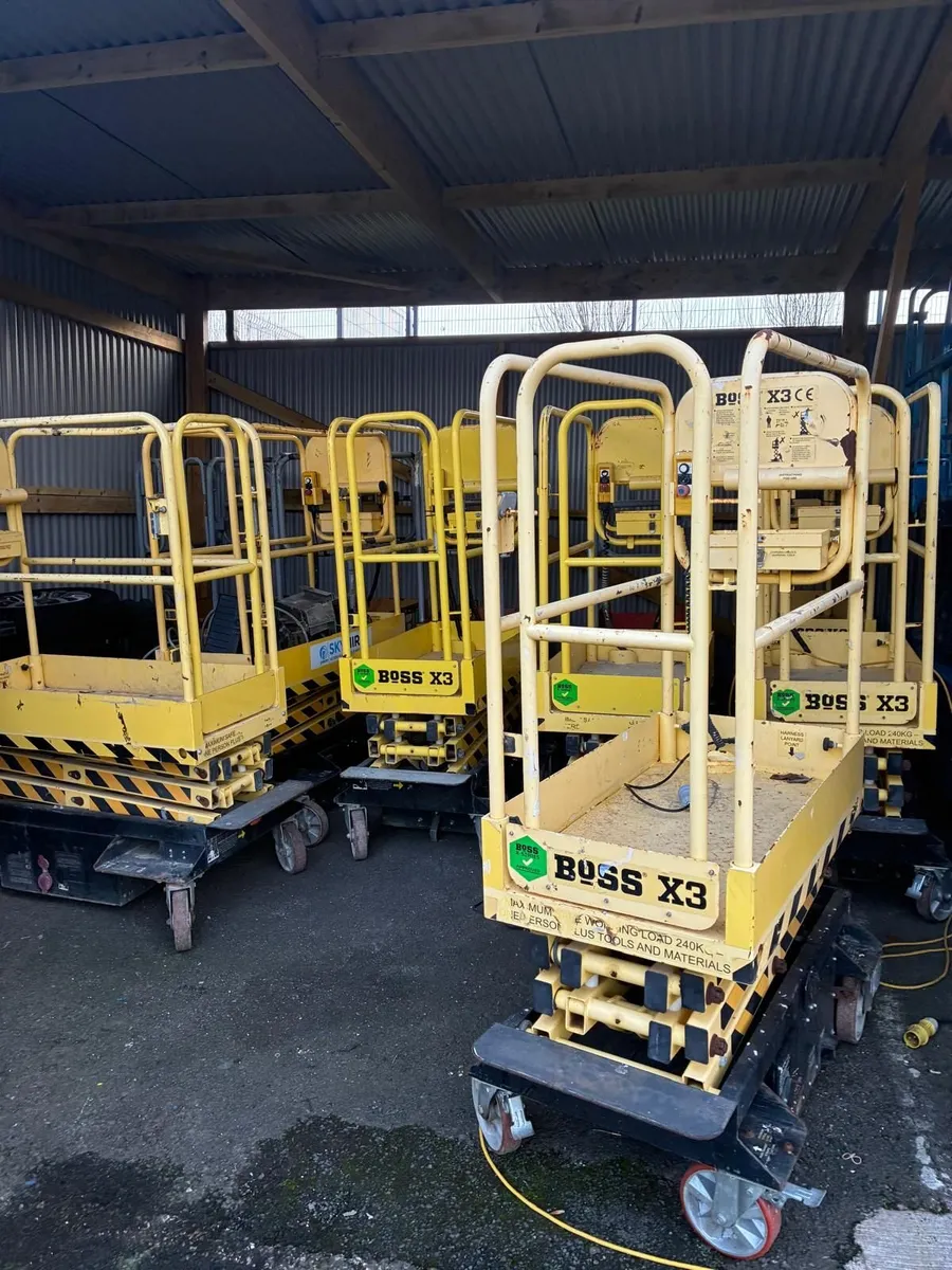 tractor & plant machinery - Image 1