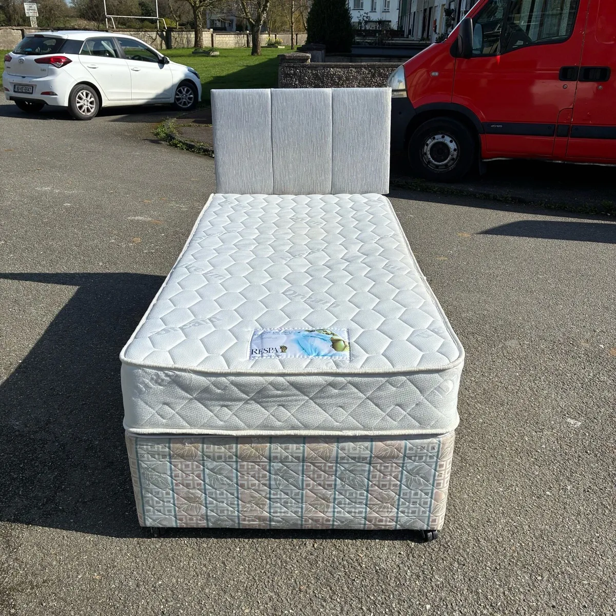 Single bed with grey Headboard & Mattress - Image 2