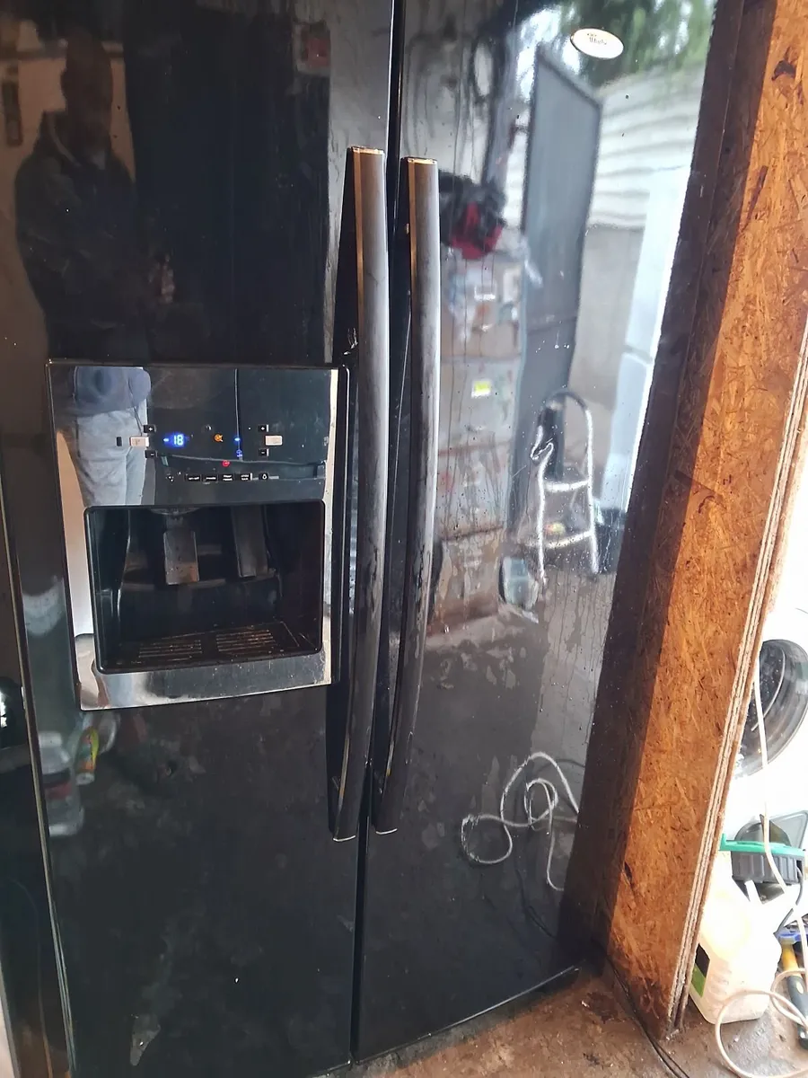 0874085106 WHIRLPOOL AMERICAN FRIDGE AND FREEZER - Image 2