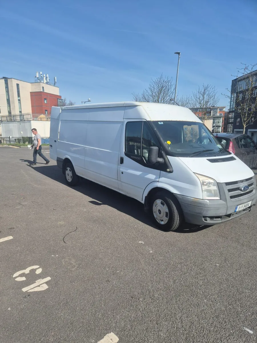 Transit van - Image 3