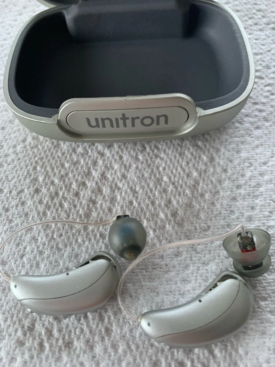 Premium Unitron Hearing Aids (pair) - Image 2