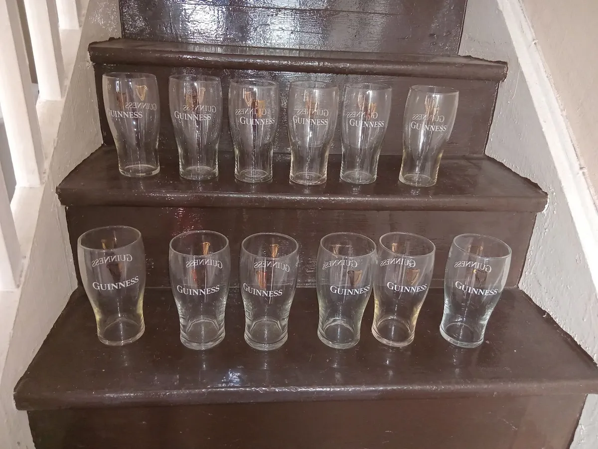 12 GUINNESS PINT GLASSES