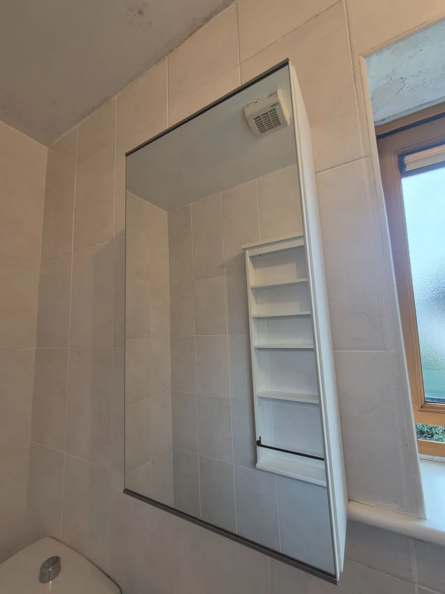 IKEA bathroom mirror cabinet - Image 3