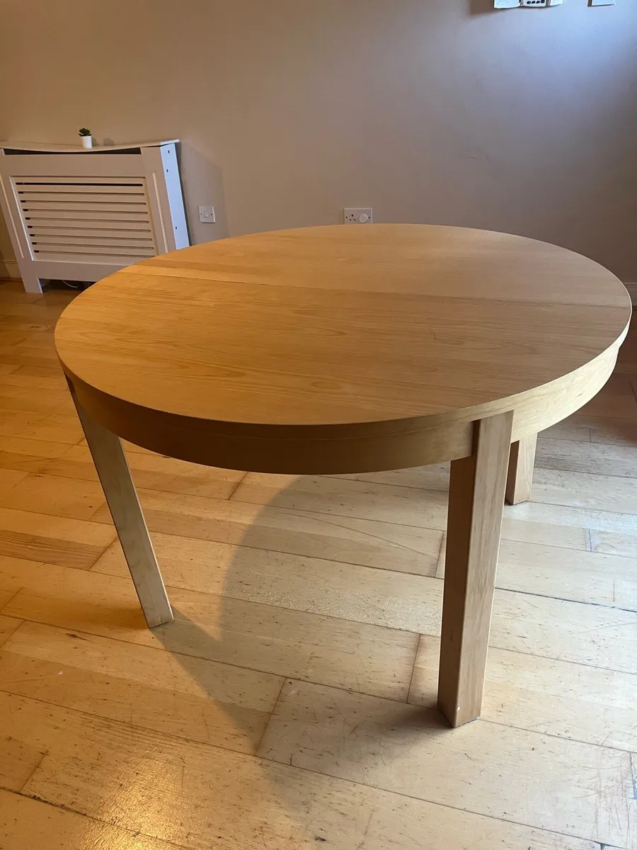 Extendable dining table - Image 1