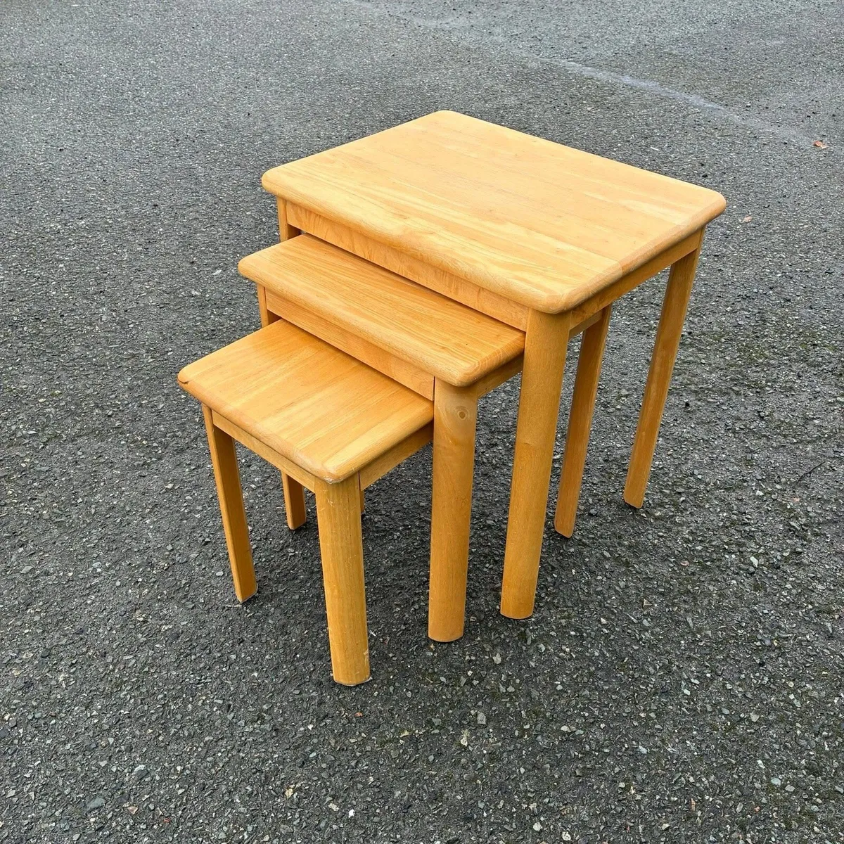 Solid pine Nest of tables - Image 1