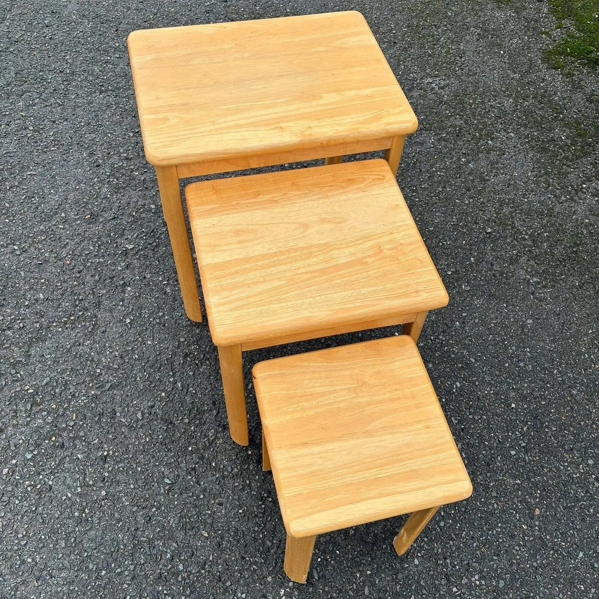 Solid pine Nest of tables - Image 3