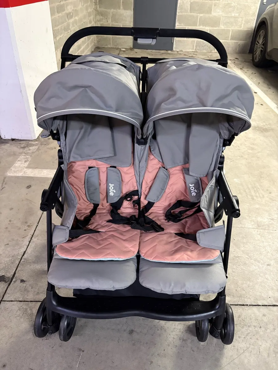 New Twin Stroller - Image 1
