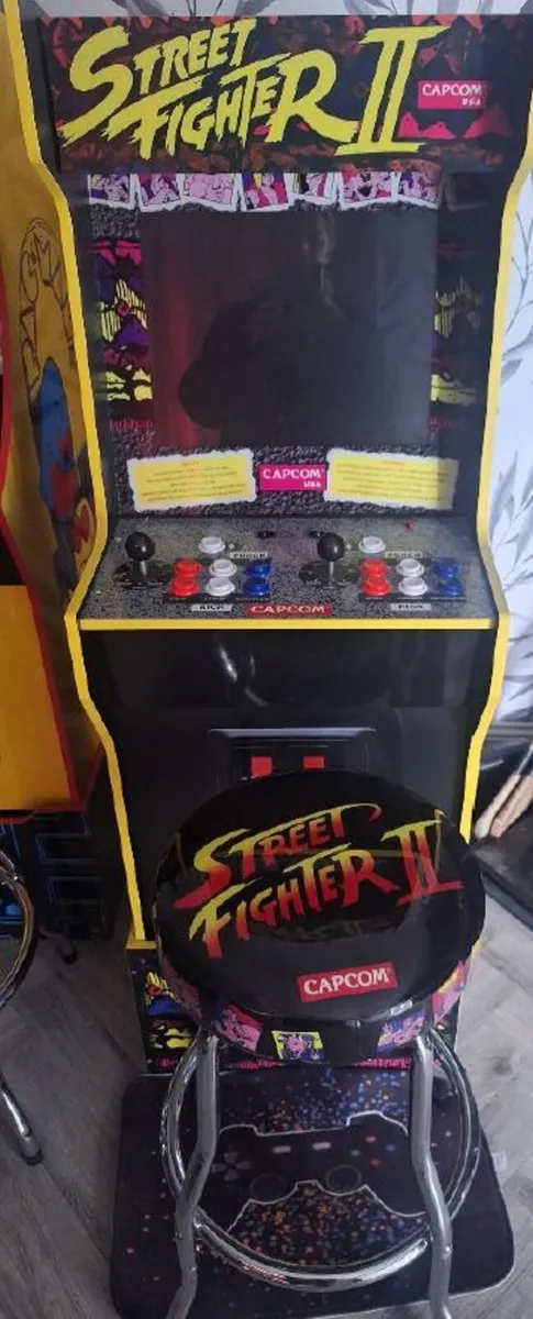 Streetfighter Arcade Game and Stool