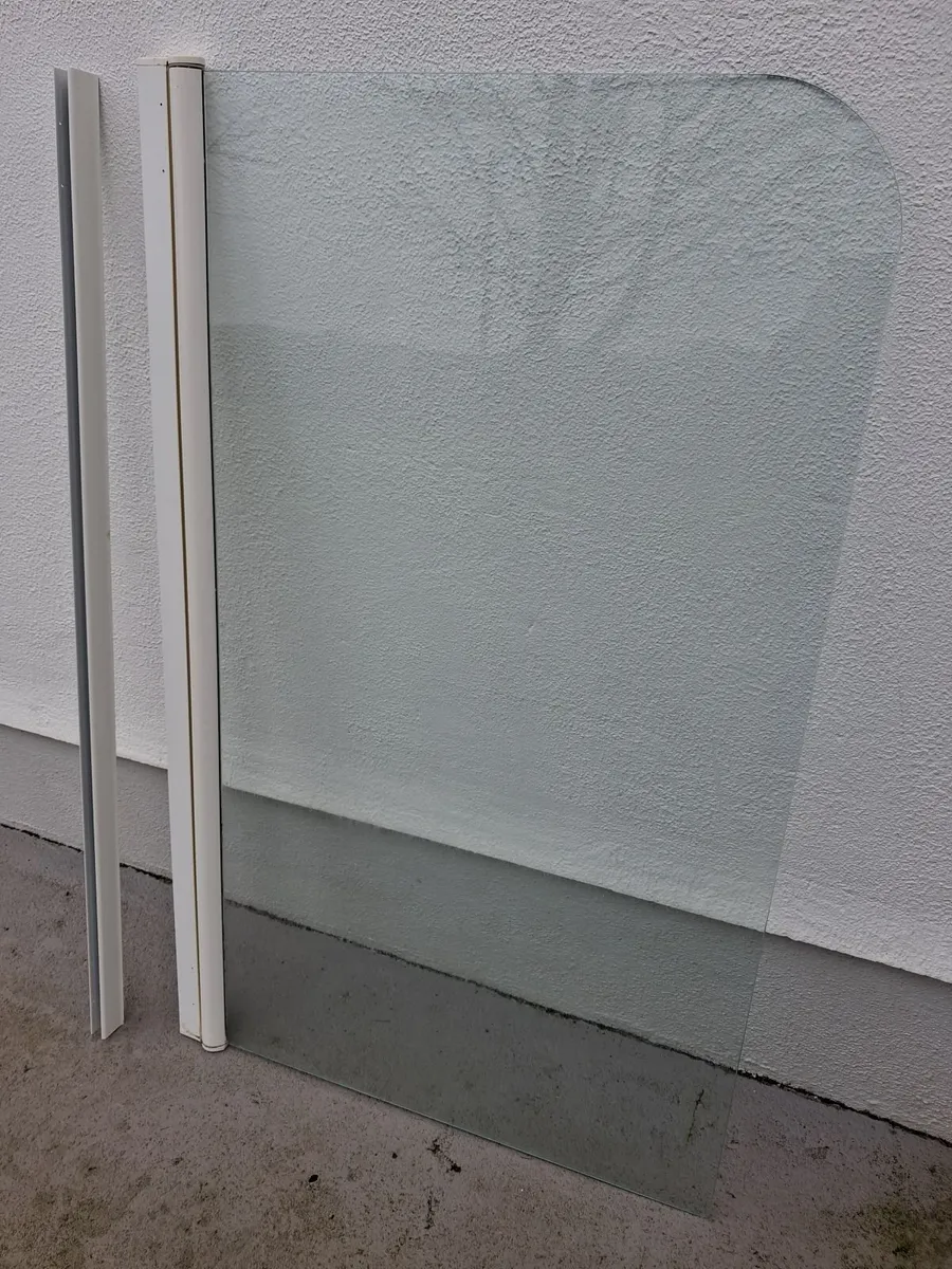 Shower Glass for Bath Tub