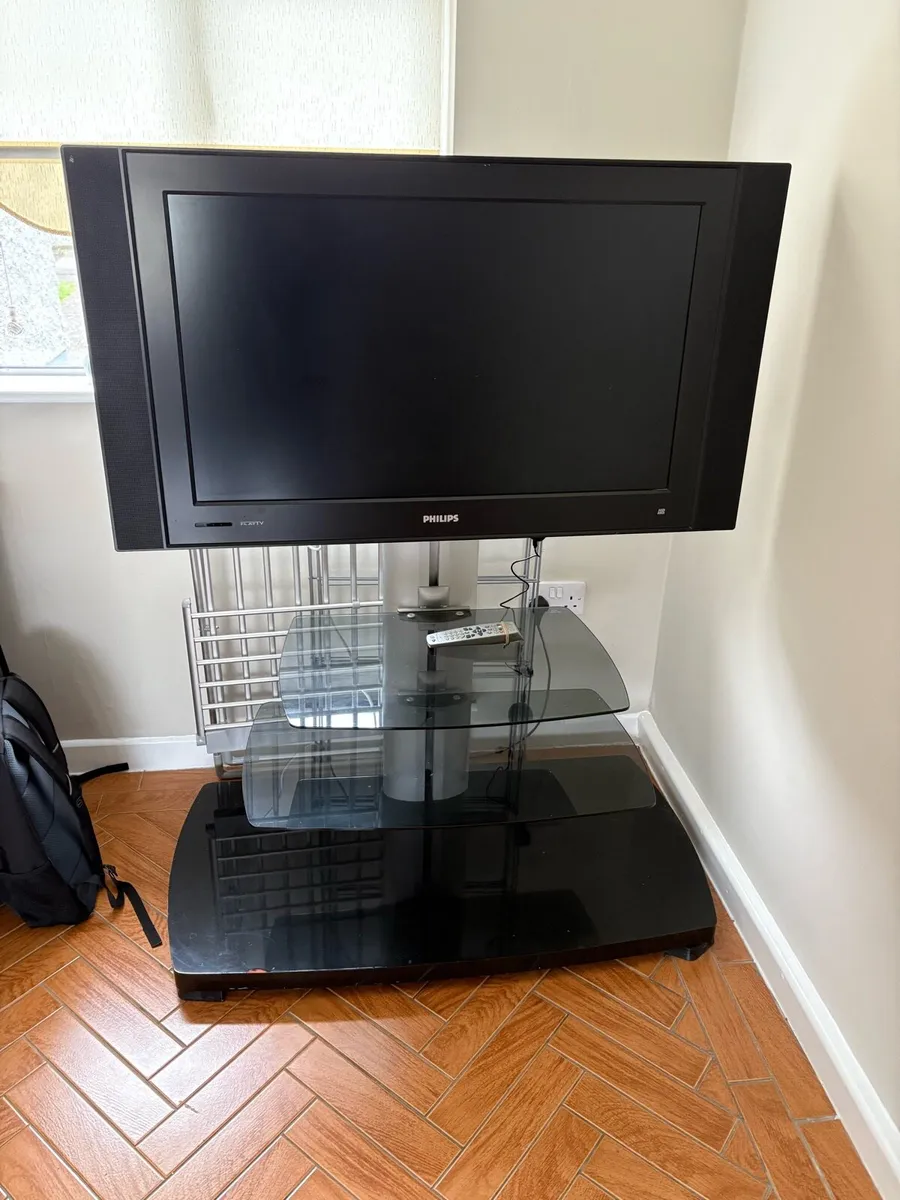 Philips Tv and tv stand