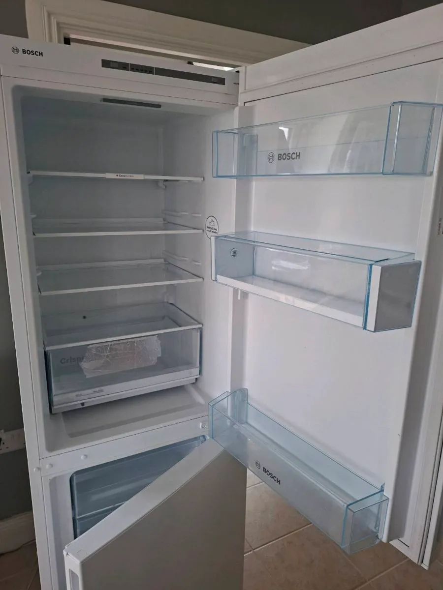Fridge freezer - Image 2
