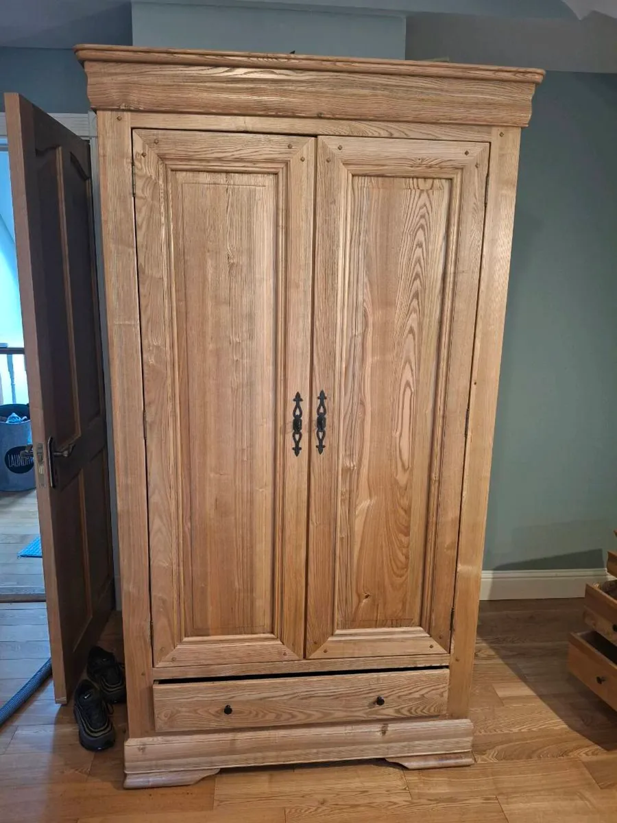 Bedroom set, bed,drawer,locker,warerobe - Image 4