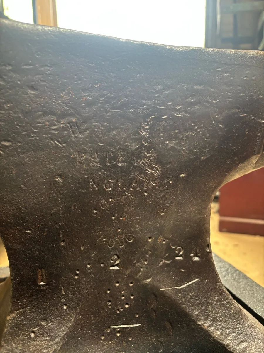 100 kg p wright wrought iron ANVIL& STAND - Image 3