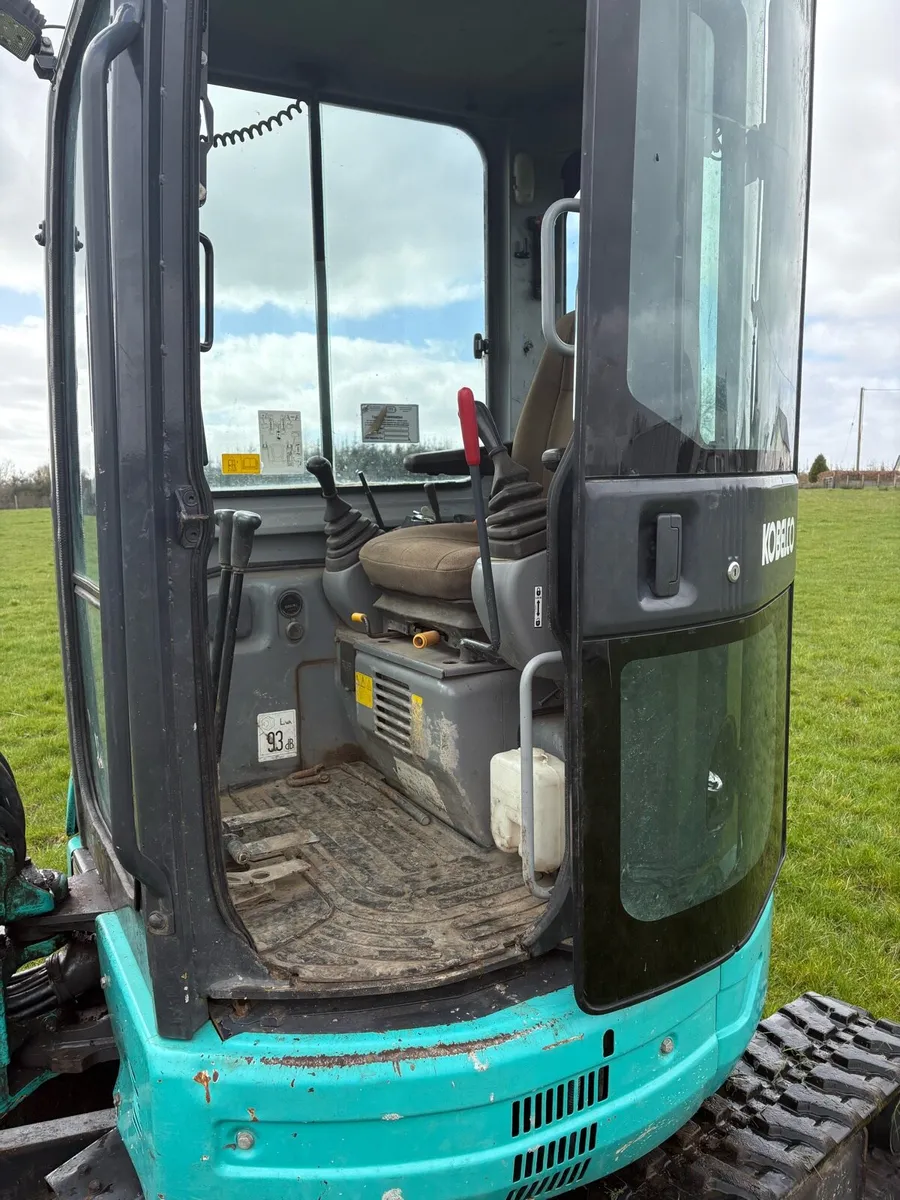 Kobelco 2.7 mini digger - Image 4