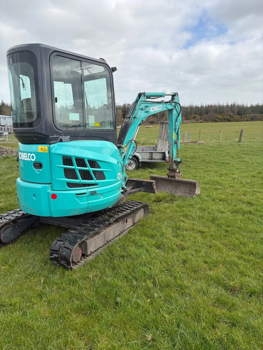 Kobelco 2.7 mini digger - Image 2