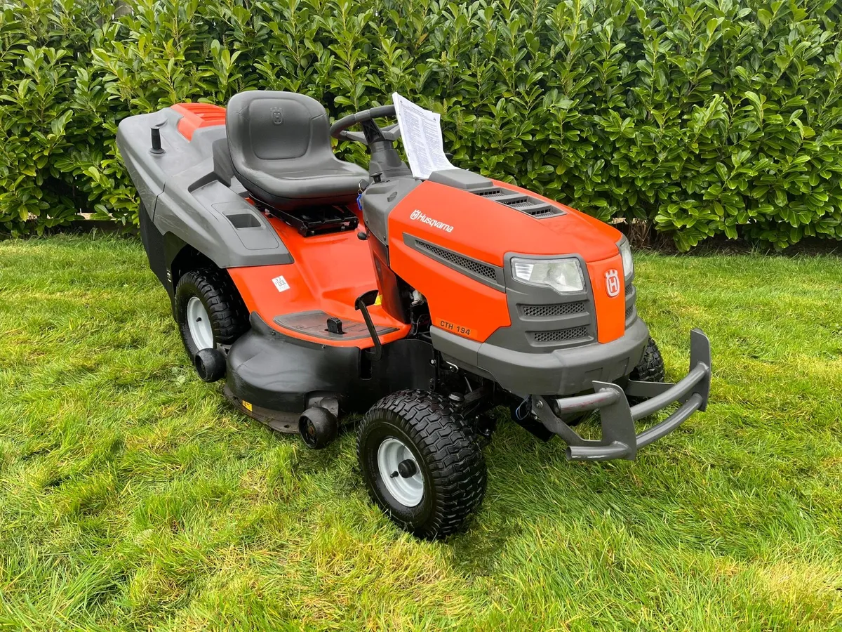 Husqvarna 19hp 42 inch cut ride on mower - Image 1