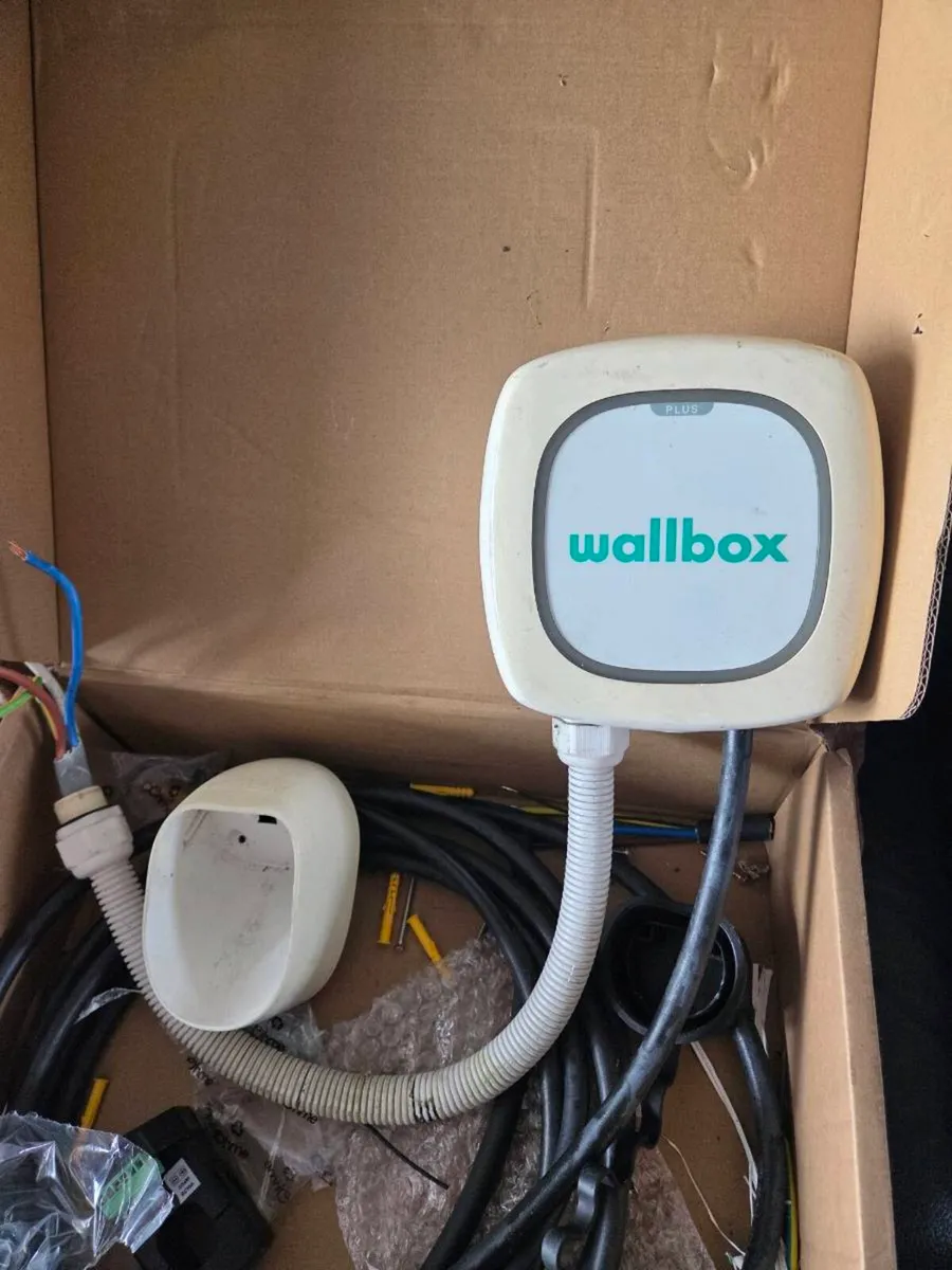Wall box car charger - Image 3