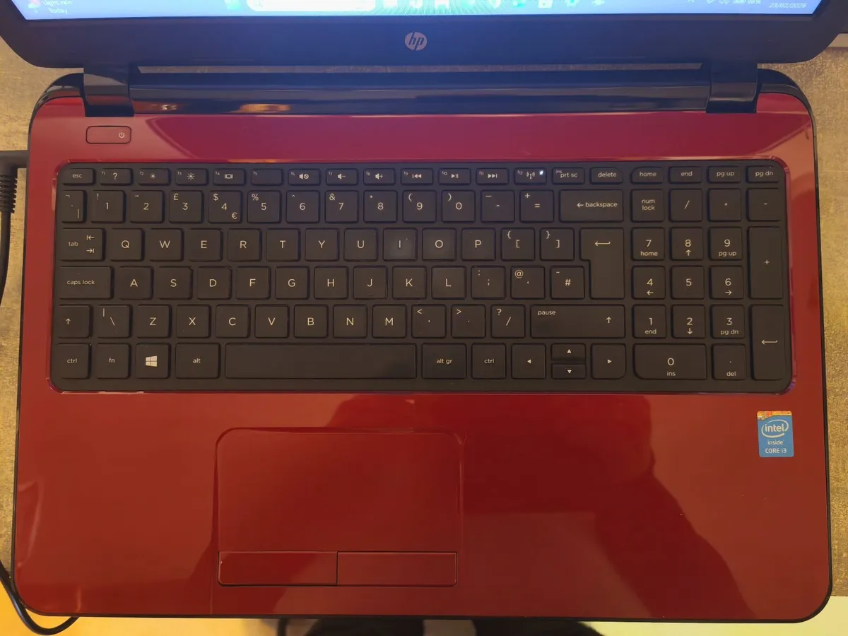 Red HP 15,6" Laptop Windows 11 - Image 2