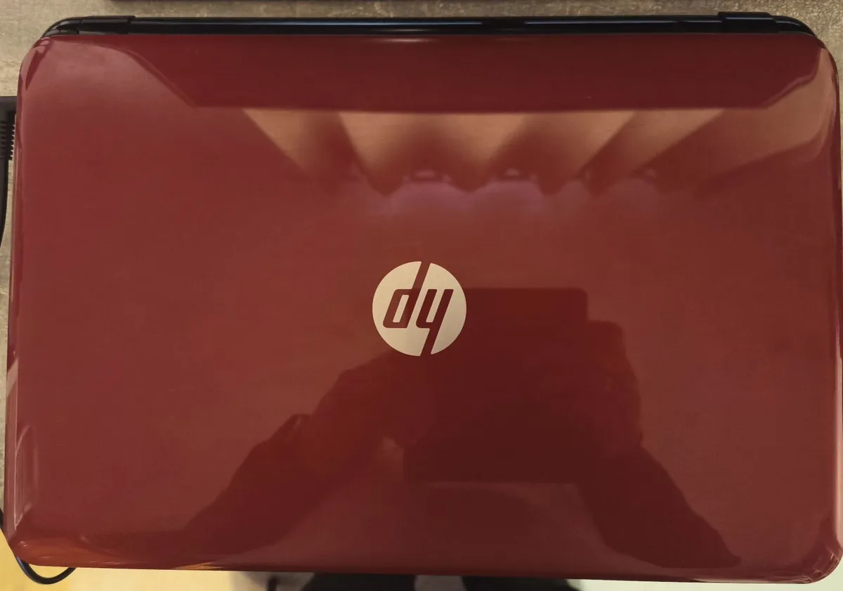 Red HP 15,6" Laptop Windows 11 - Image 3