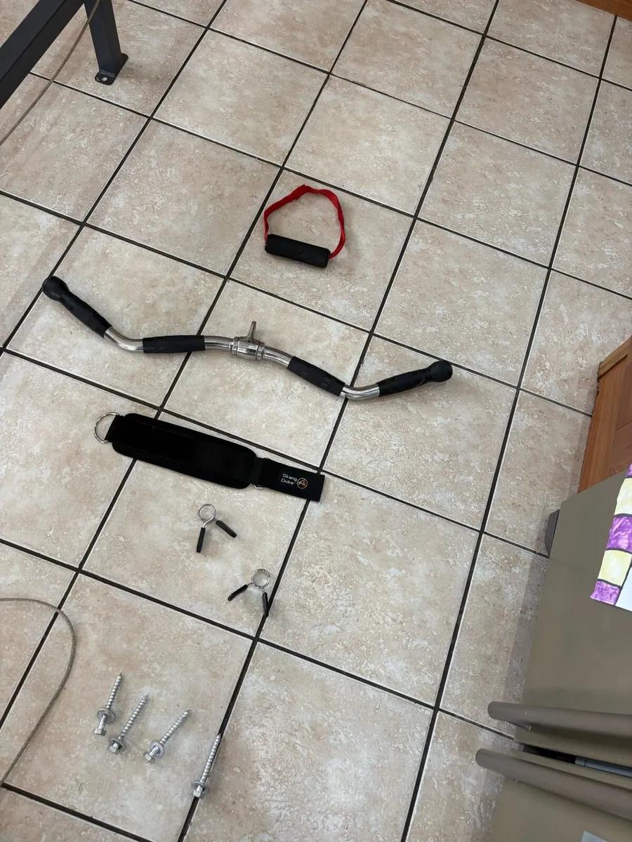 WALL MOUNTED GYM CABLE MACHINE AND ATTACHMENTS!! - Image 2