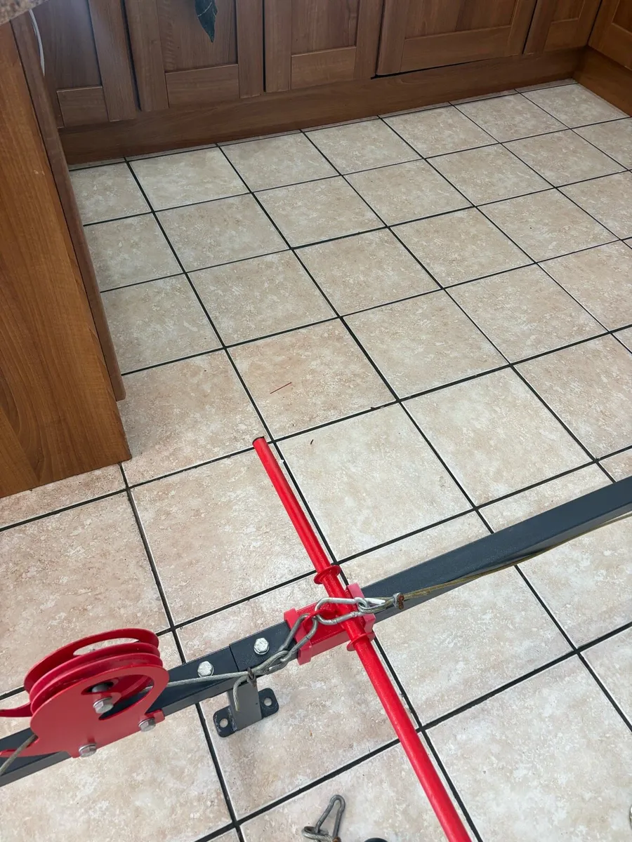 WALL MOUNTED GYM CABLE MACHINE AND ATTACHMENTS!! - Image 4