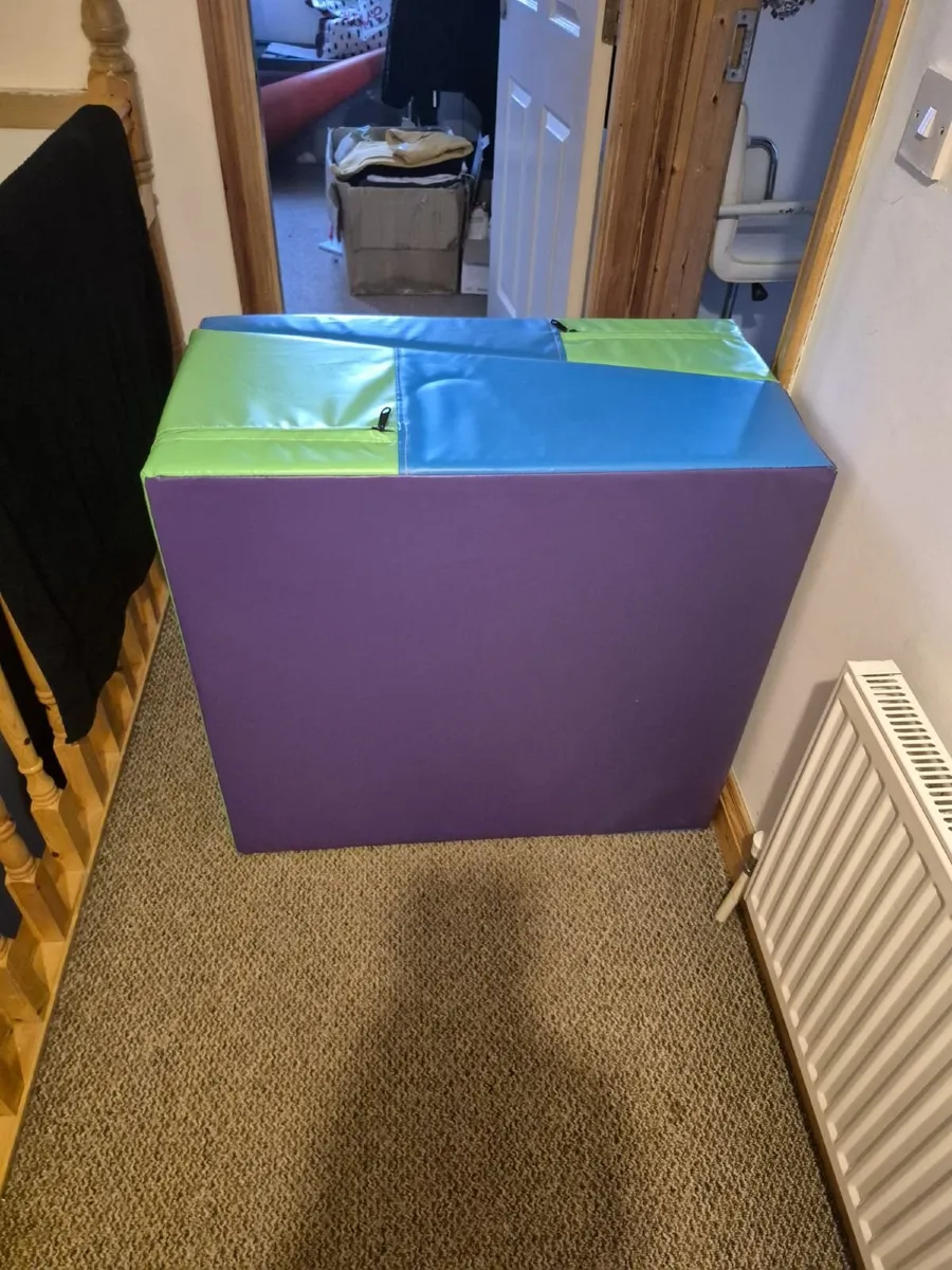 Gymnastics folding incline mat, cheese wedge mat - Image 2