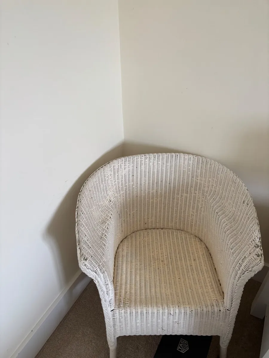 Wicker chair - Image 1