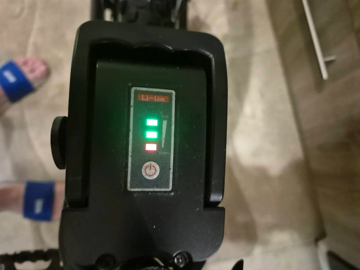 ADULTS GIANT ELECTRIC BIKE 48V 13AH 26" FRONT SUSP - Image 2