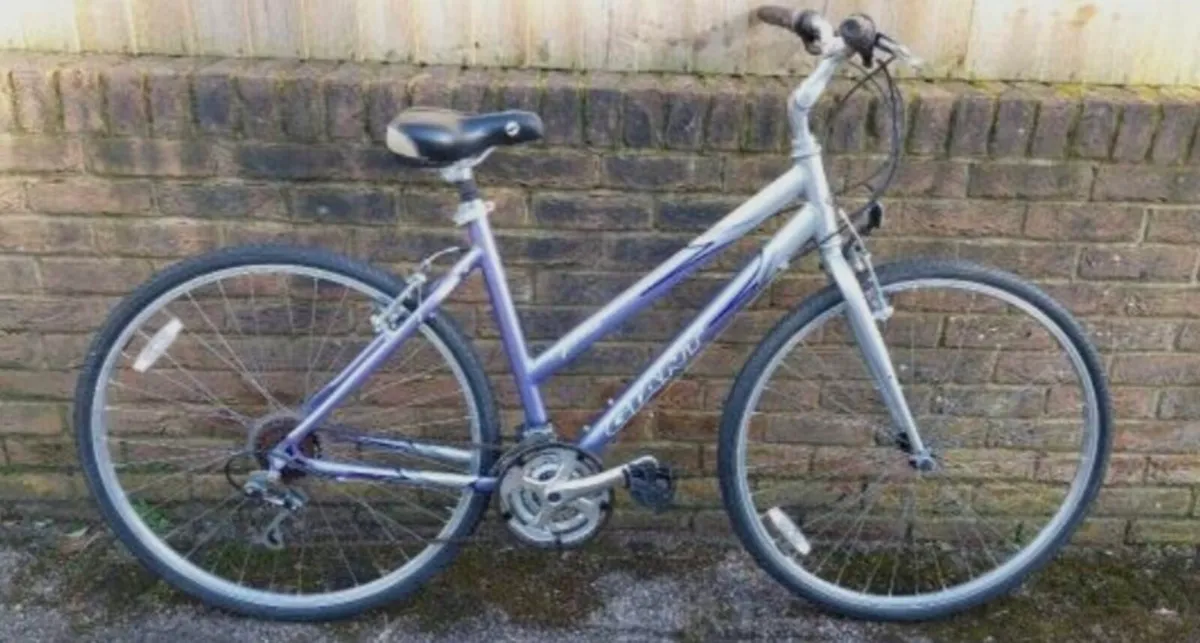 ADULTS GIANT LADIES BIKE LIGHTWEIGHT ALUMINIUM FRA - Image 2