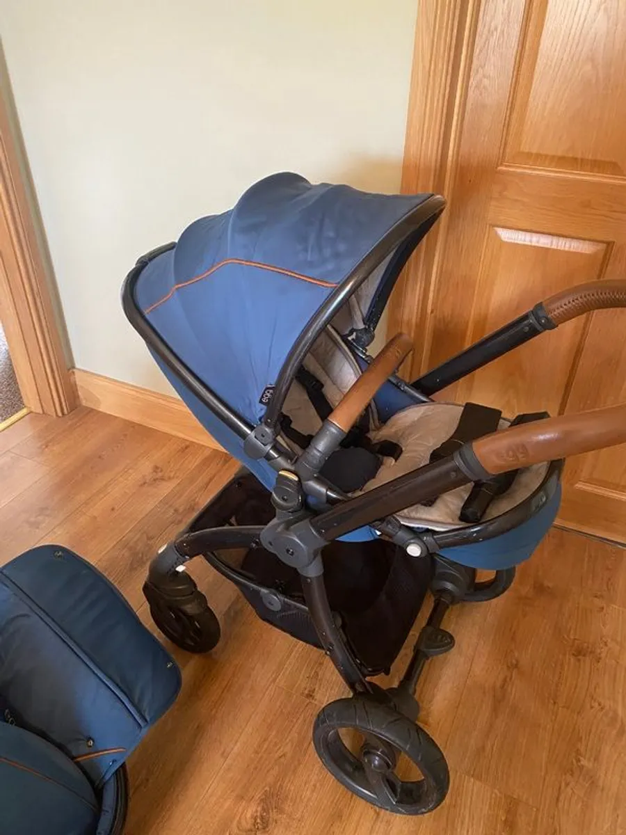 Egg Pram - Image 1