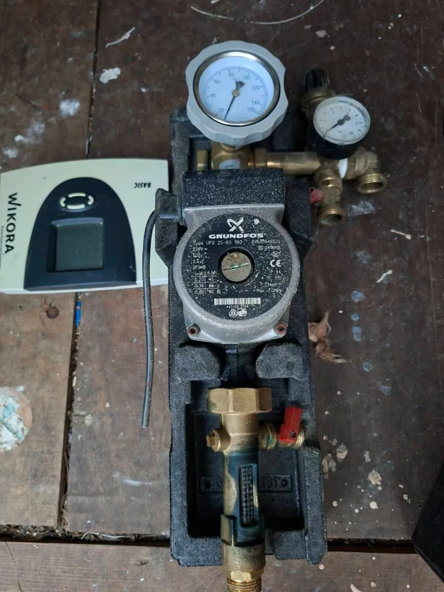 Solar water wating panel 30 flasks - Image 2