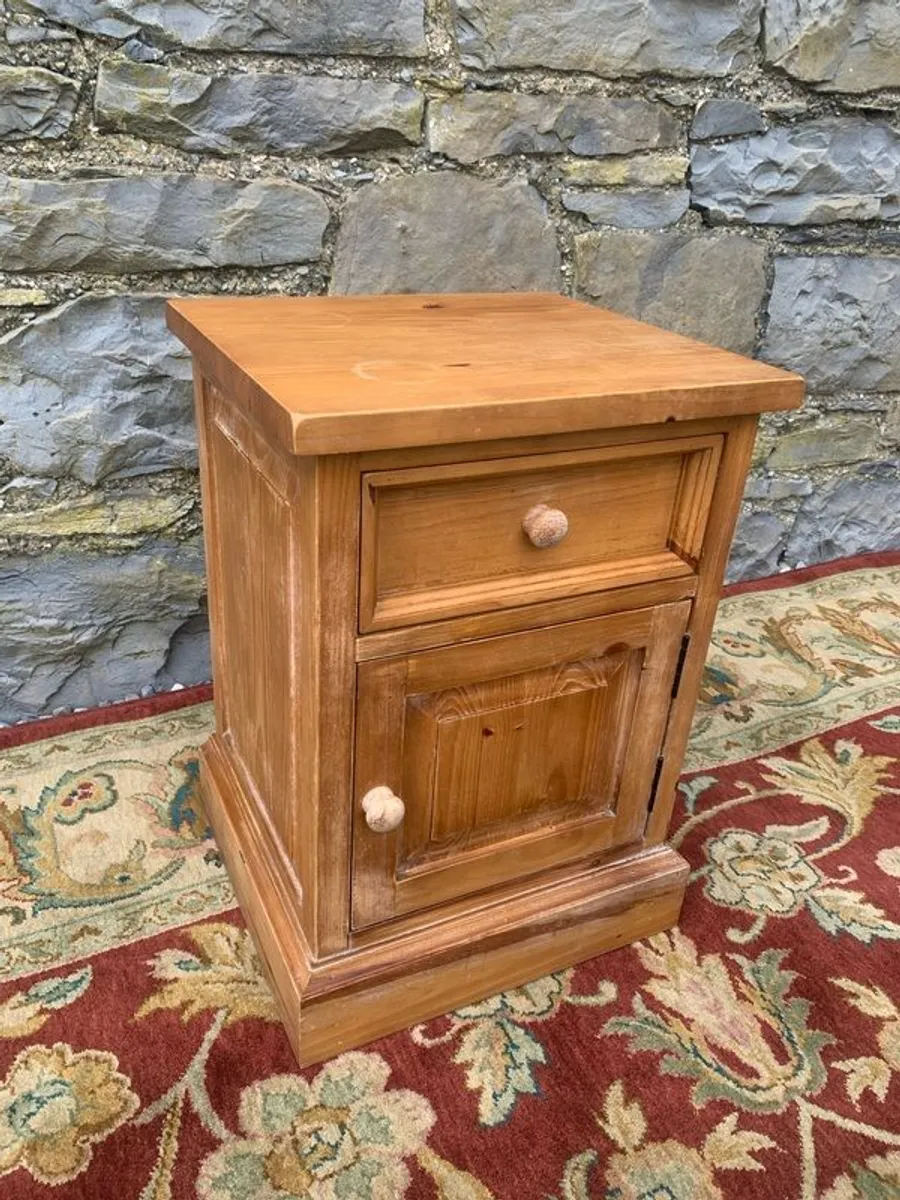 Solid pine lamp table or bedside locker. - Image 2