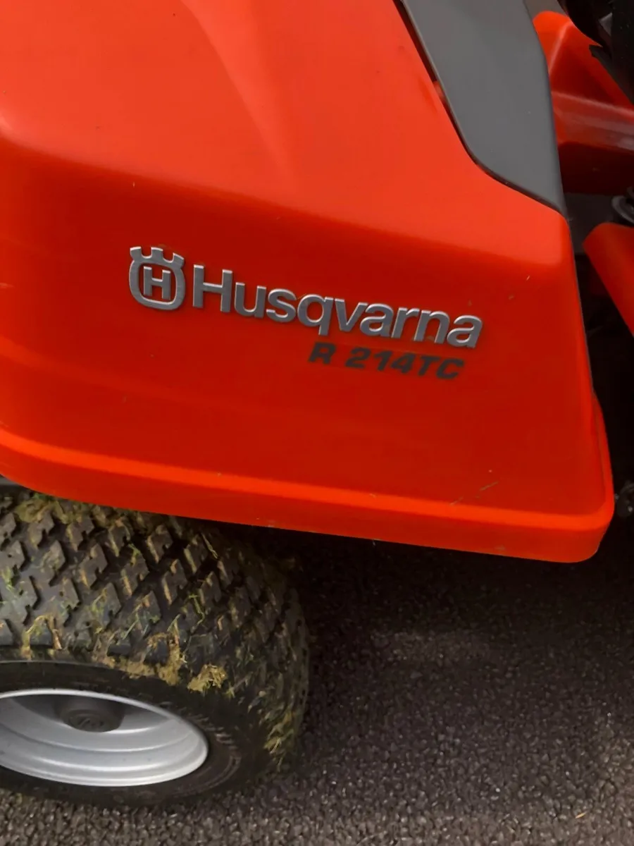 Ride on lawnmower - Image 2