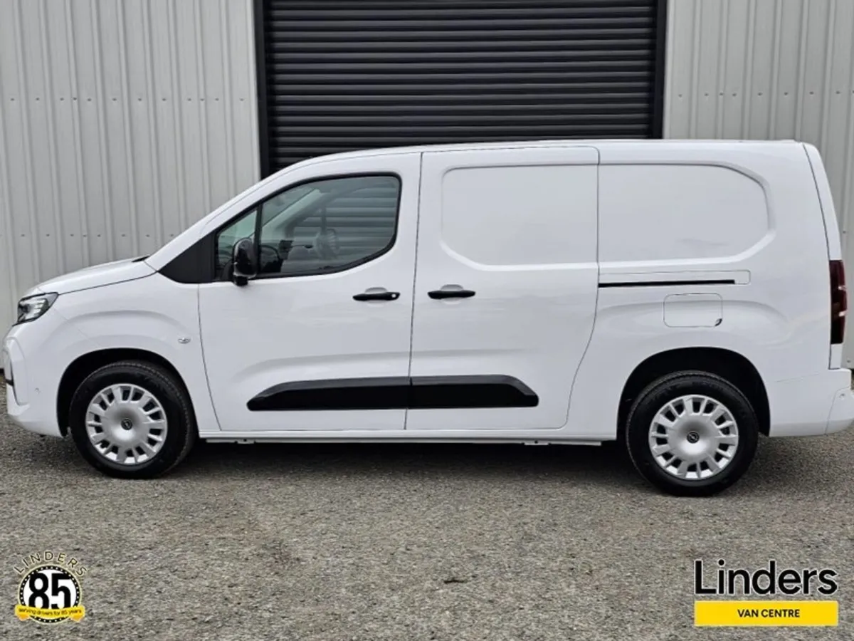 Opel Combo LWB SPORTIVE 5YR WARRANTY - Image 2