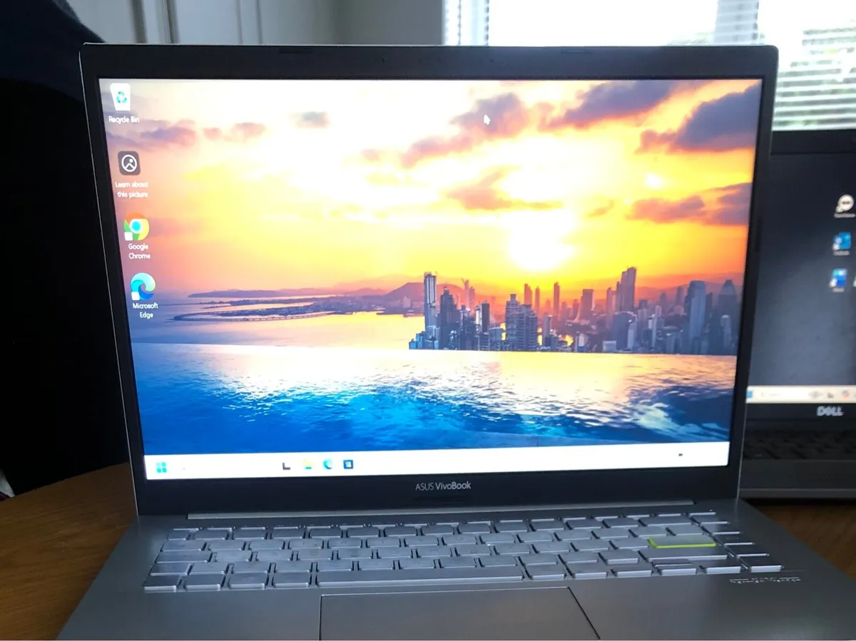 Asus VivoBook - Image 4