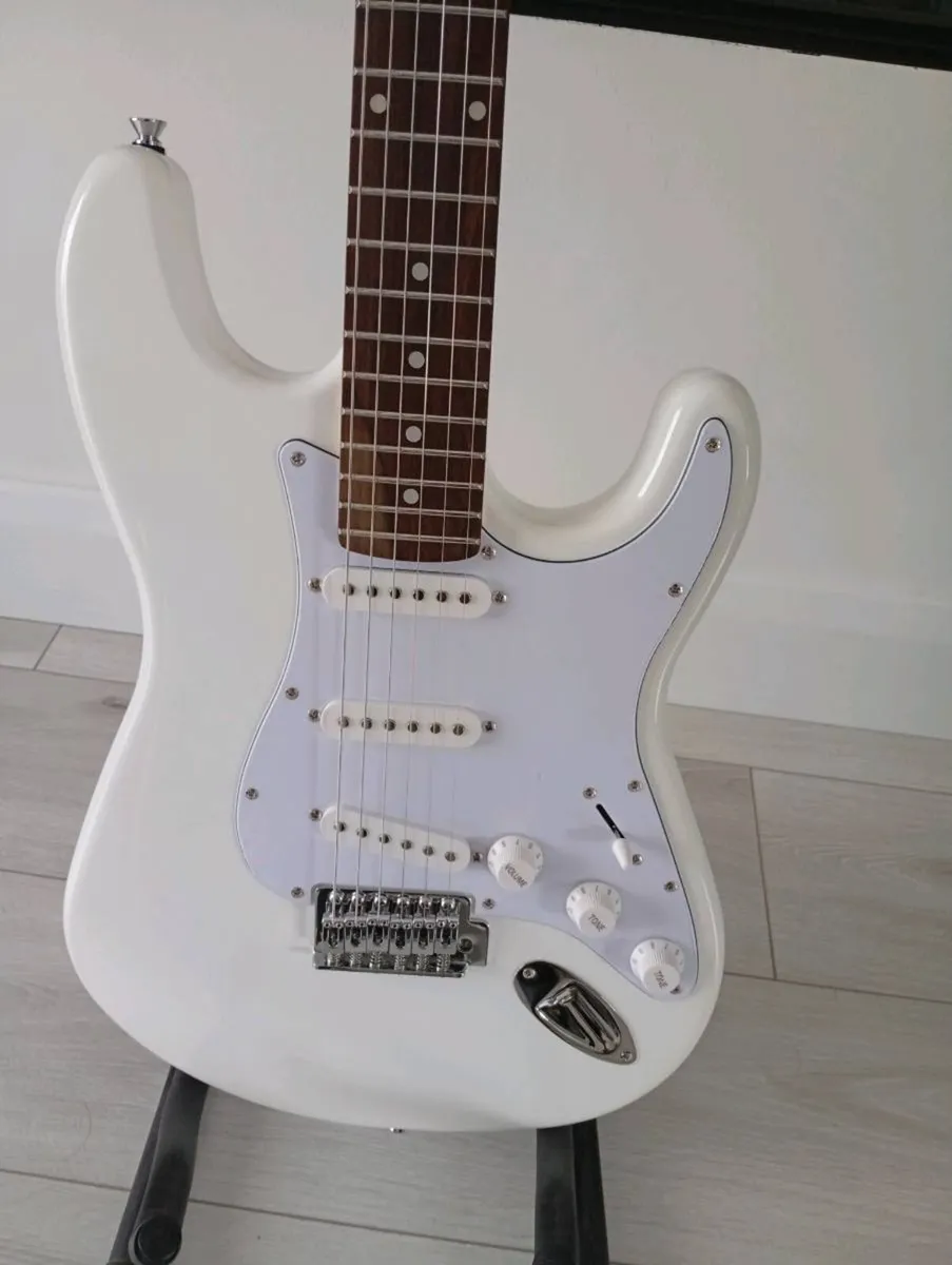 Harley Benton Electric Guitar - Image 2