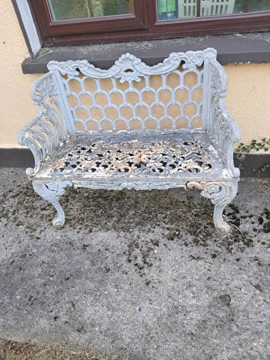 Cast iron bench - Image 1