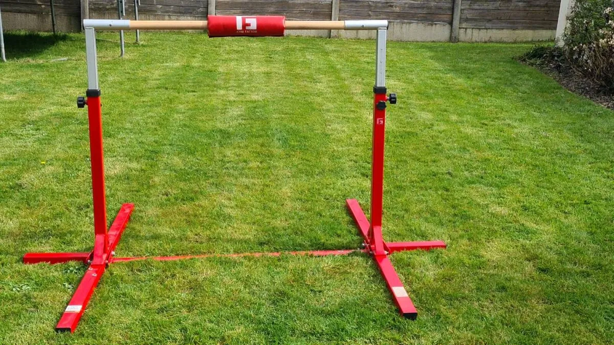 Gymnastics horizontal bar - Image 2