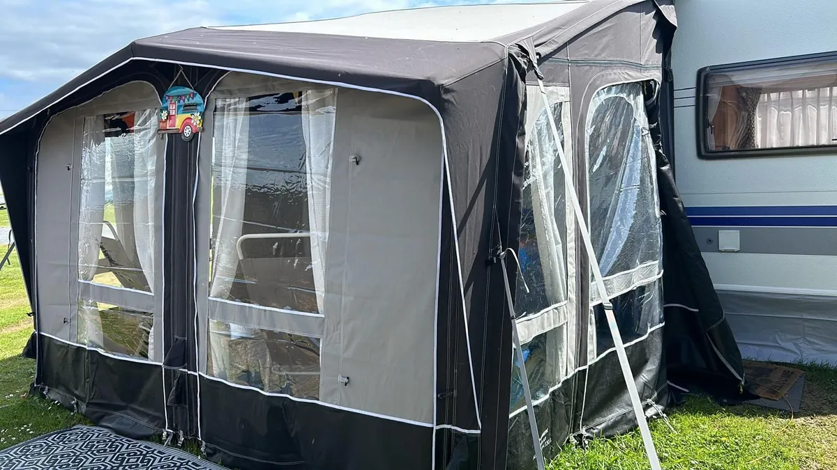 Caravan Dometic Club 390 S All Season Air Awning - Image 3