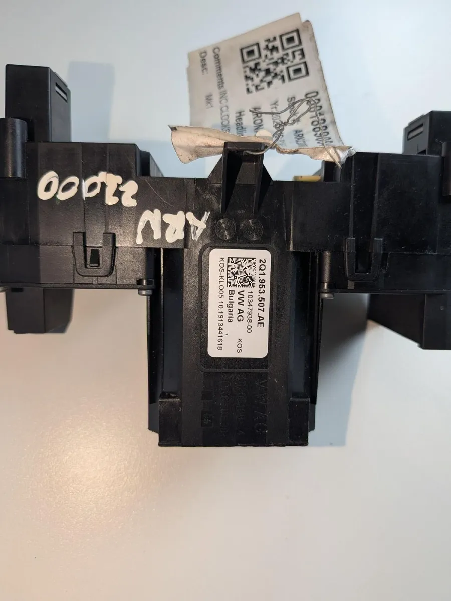 Seat Arona headlight switch - Image 3