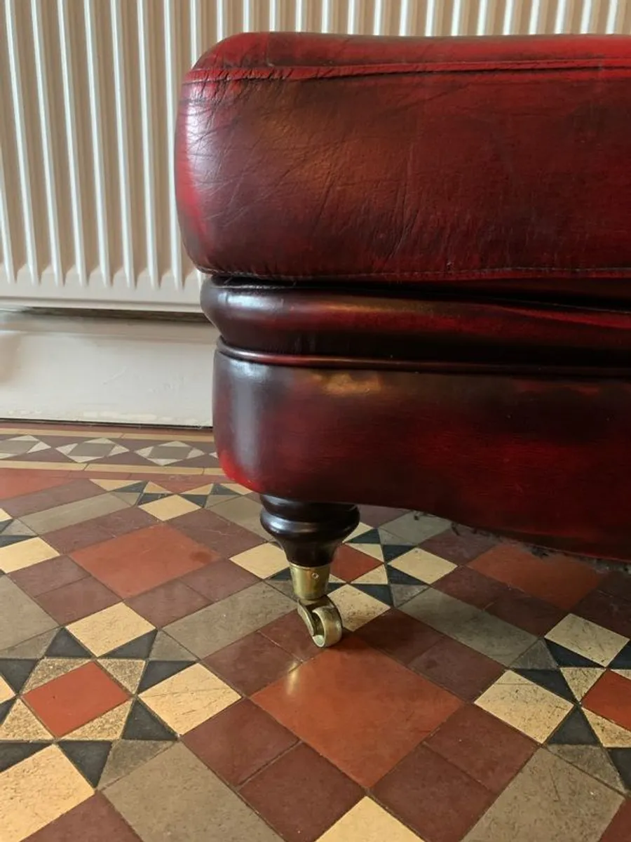Leather Footstool on brass Castors. - Image 3