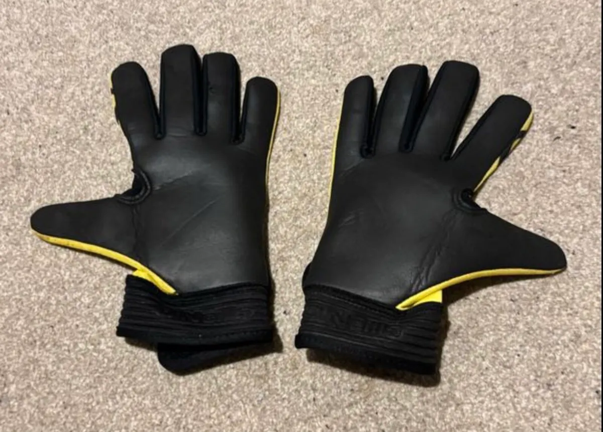 O’Neills GAA Gloves - Image 3