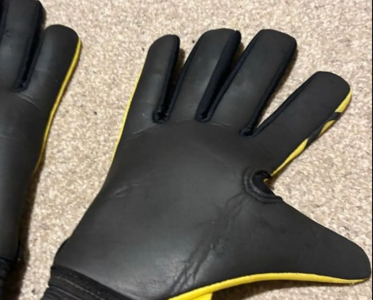 O’Neills GAA Gloves - Image 4