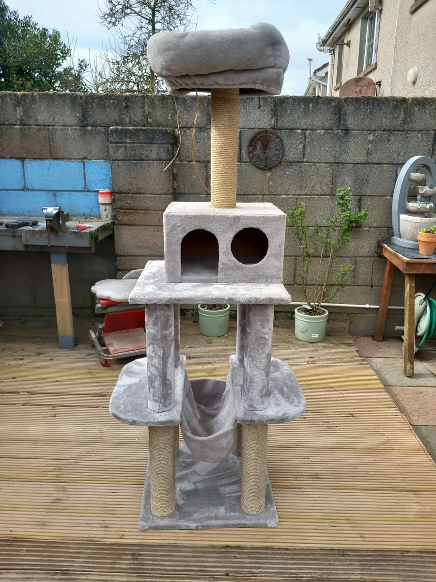cat tree - Image 1
