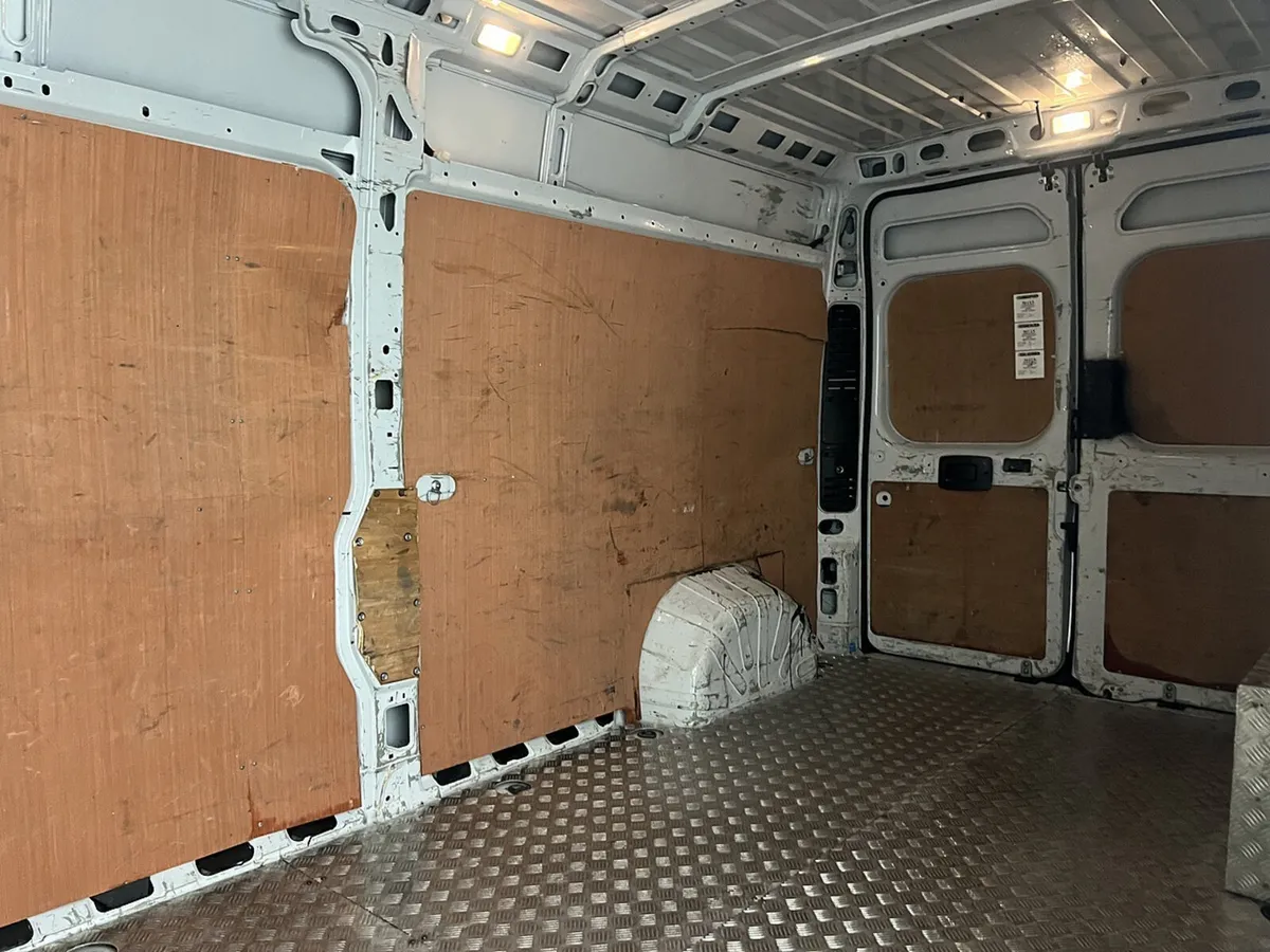 2023 Citroen Relay High Roof Panel Van - Image 3