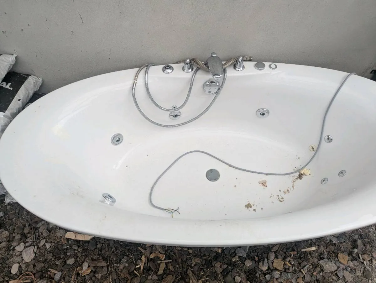 Jacuzzi Bathtub - Image 2