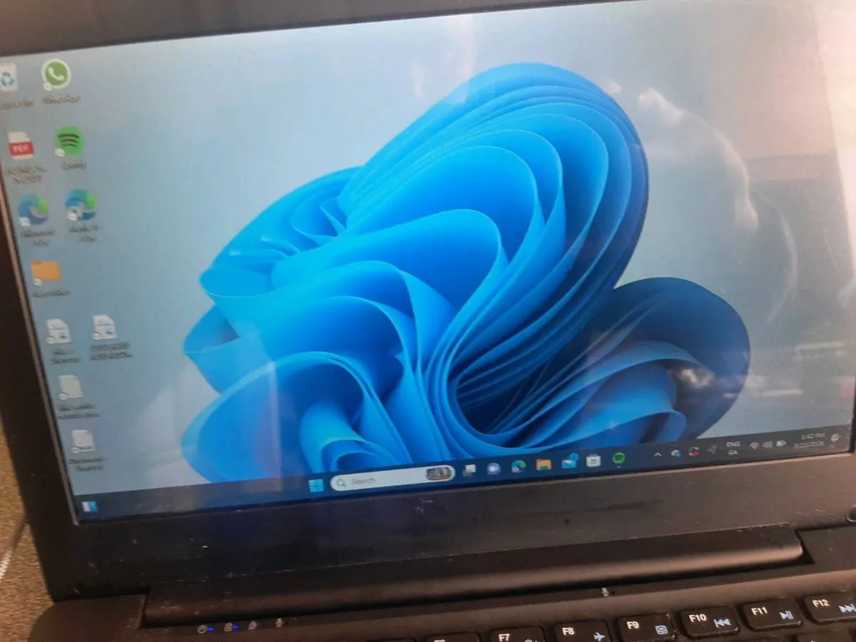 Laptop Levano think pad e10 - Image 2